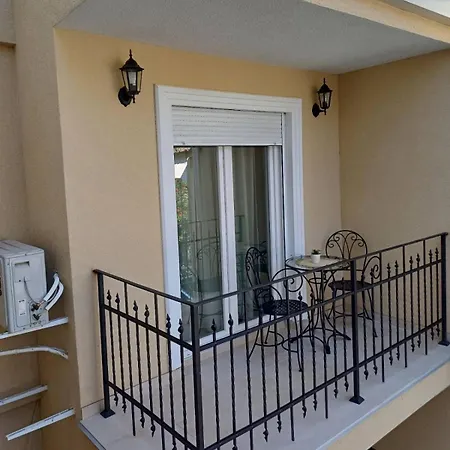 Center Deluxe Garni Bed & Breakfast Nis