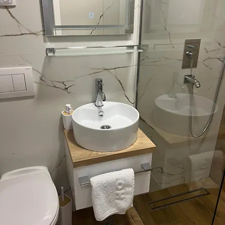 Bed & Breakfast Center Deluxe Garni 4*