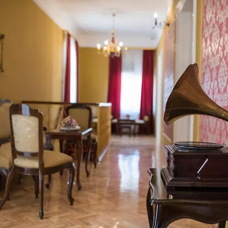 Center Deluxe Garni 4* Nis