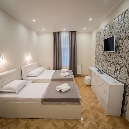 Center Deluxe Garni Nis