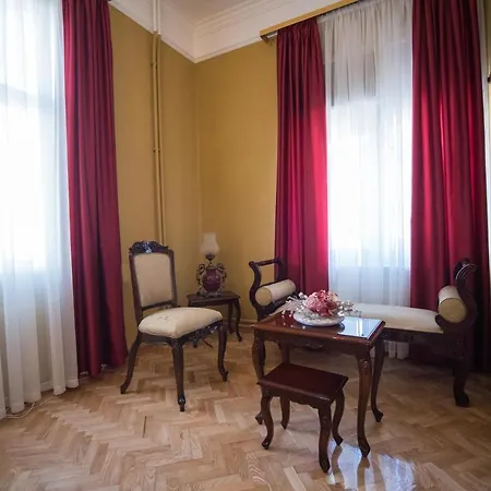 Center Deluxe Garni Bed & Breakfast Nis