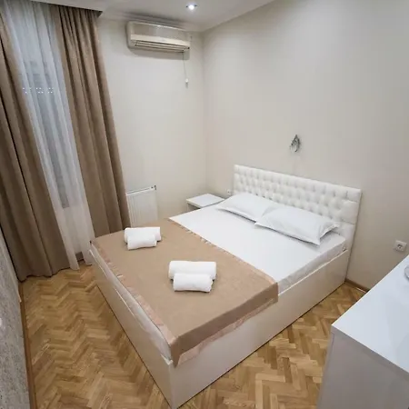 Bed & Breakfast Center Deluxe Garni 4*